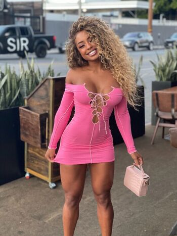 Full leaked Qimmah russo  page private onlyfans photo