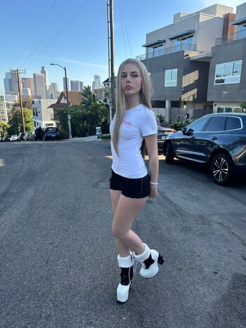 Full leaked Qkuros private onlyfans photo