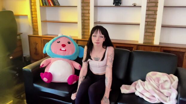 Full leaked Qrozne private onlyfans photo