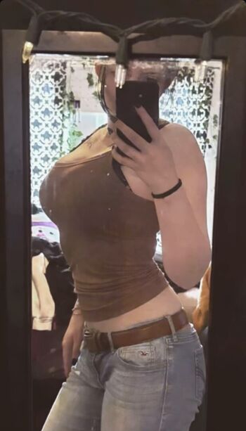 Queenemeraldrose
