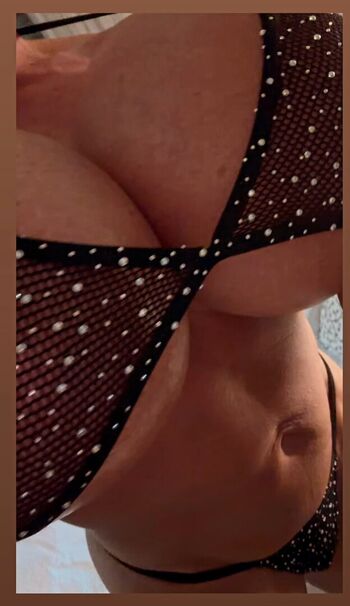 Full leaked Queenmuscleboobs private onlyfans photo