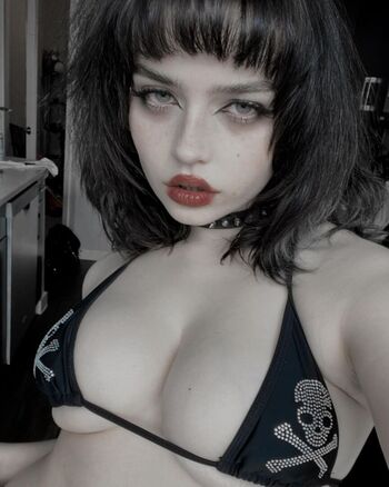 Full leaked Queennephilim private onlyfans photo