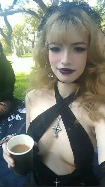 Full leaked Quimeraax private onlyfans photo