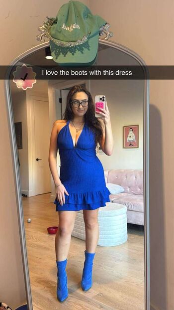 Full leaked Qveenjulia  page private onlyfans photo