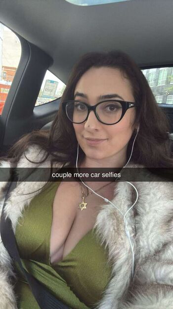 Full leaked Qveenjulia private onlyfans photo