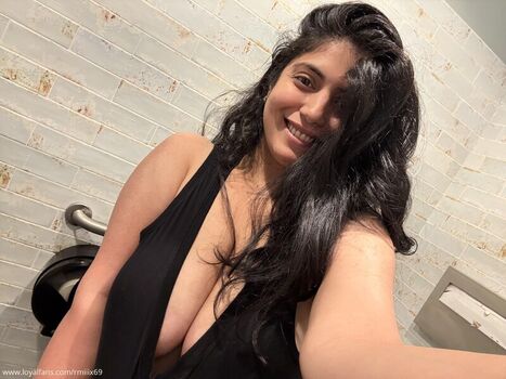Full leaked Rashmiix private onlyfans photo