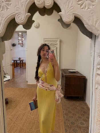 Full leaked Raveena private onlyfans photo