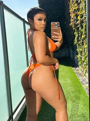 Raven Diaz From Joselines Cabaret