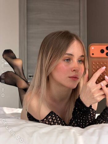 Full leaked Raychel kiss page private onlyfans photo