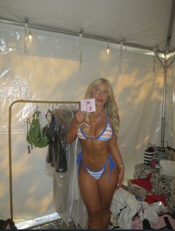 Full leaked Raylynrrose private onlyfans photo