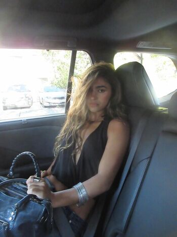 Rayna V
