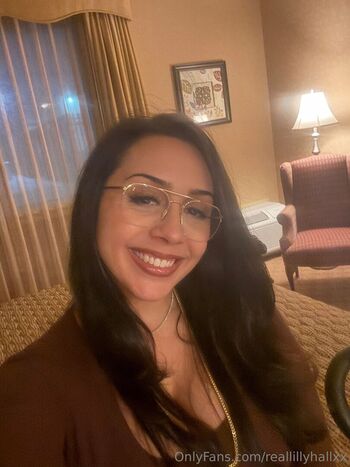 reallillyhallxx