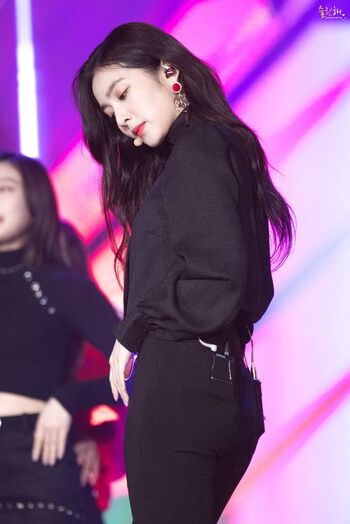 Full leaked Red velvet page private onlyfans photo