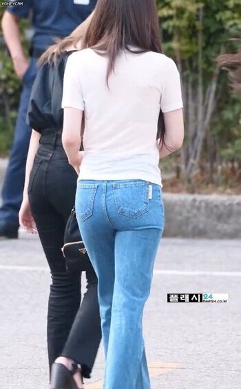 Full leaked Red velvet page private onlyfans photo