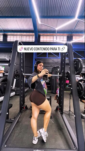 Full leaked Reenyfit private onlyfans photo