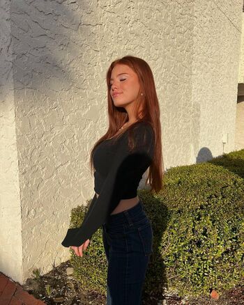 Full leaked Reesetwiggs private onlyfans photo