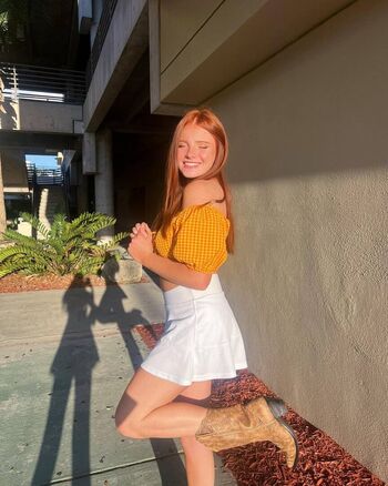 Full leaked Reesetwiggs private onlyfans photo