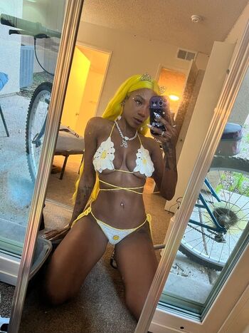 Full leaked Reina da ripper private onlyfans photo