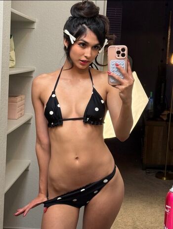 Reina Rae