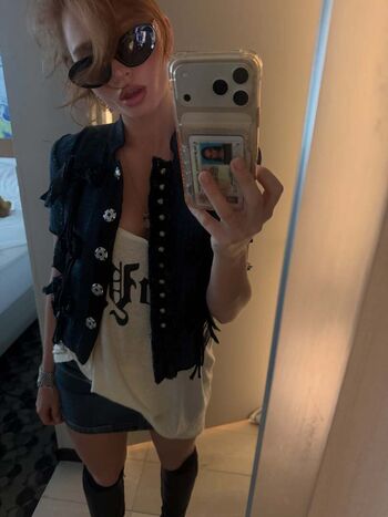 Full leaked Renatarii page private onlyfans photo