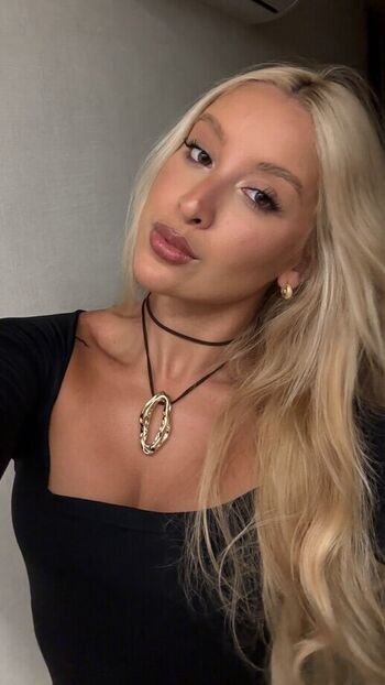 Full leaked Renatatbl private onlyfans photo