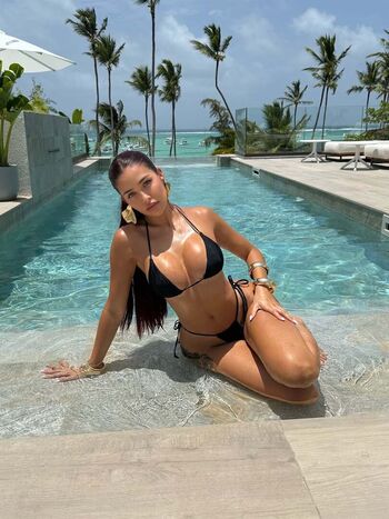 Full leaked Renee estella private onlyfans photo