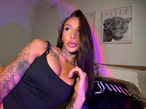 Full leaked Reneesavy private onlyfans photo
