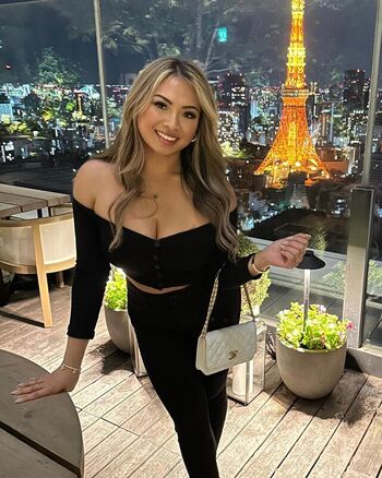 Full leaked Reneesouv realtor private onlyfans photo