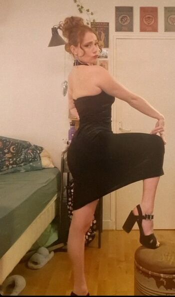 Full leaked Retro discovery girls private onlyfans photo