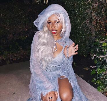 Full leaked Riele downs private onlyfans photo