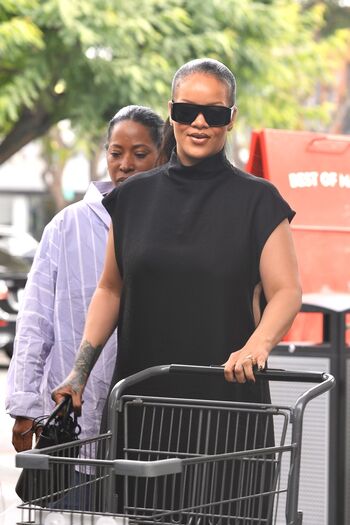Full leaked Rihanna  page private onlyfans photo