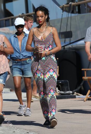 Full leaked Rihanna  page private onlyfans photo