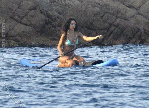 Full leaked Rihanna  page private onlyfans photo