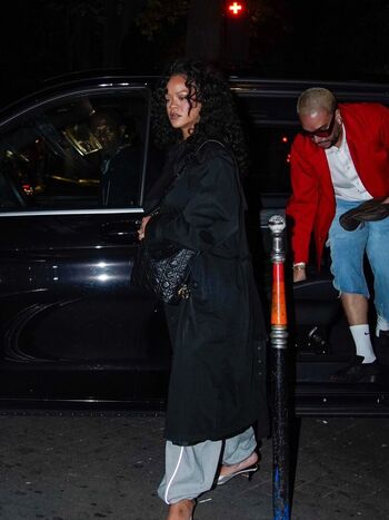 Full leaked Rihanna page private onlyfans photo