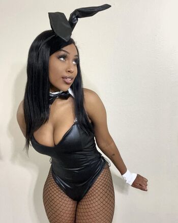 Full leaked Rmvnda private onlyfans photo