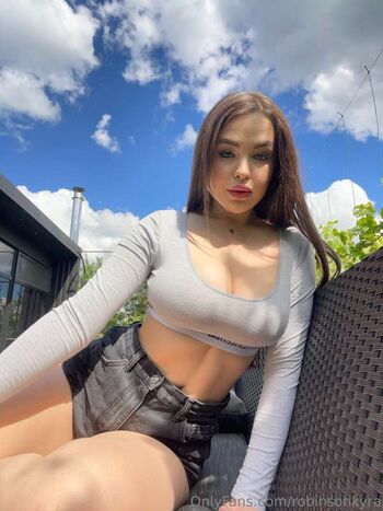 Full leaked Robinsonkyraa private onlyfans photo