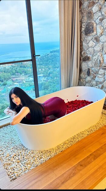 Full leaked Romanian girls page private onlyfans photo