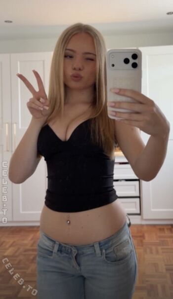 Full leaked Romy ronm private onlyfans photo