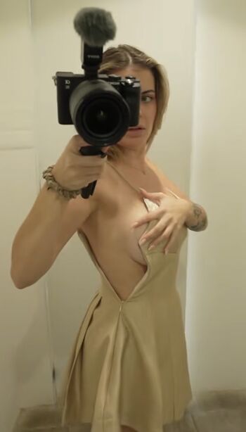 Full leaked Romyreiner private onlyfans photo