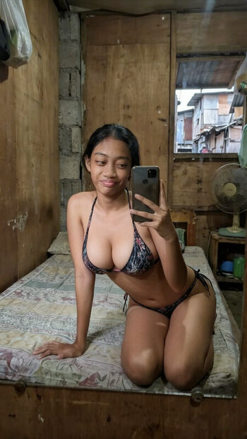Full leaked Roomofnaomi private onlyfans photo