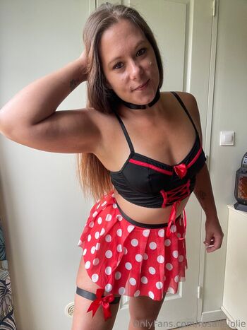 Full leaked Rosaliejolie private onlyfans photo