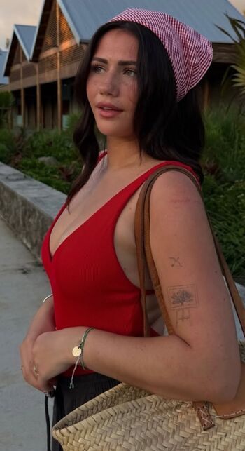 Full leaked Rose thr page private onlyfans photo