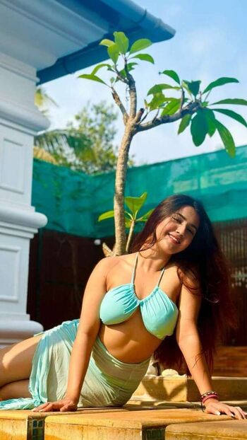 Roshni Walia