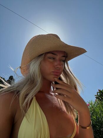 Full leaked Rosie godwin private onlyfans photo