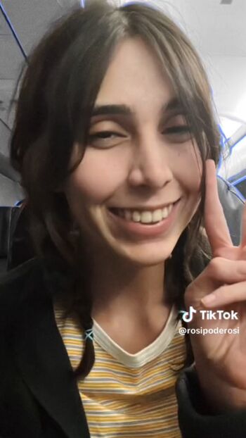 Full leaked Rosipoderosi private onlyfans photo