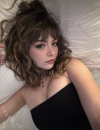 Full leaked Rowsvee  page private onlyfans photo