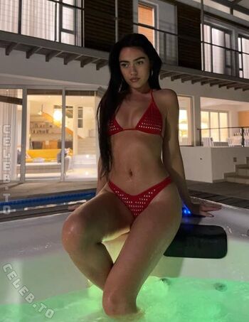 Full leaked Roxanarosuu private onlyfans photo