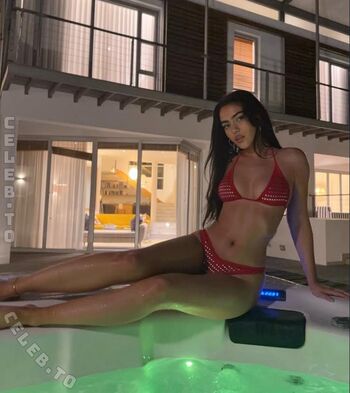 Full leaked Roxanarosuu private onlyfans photo