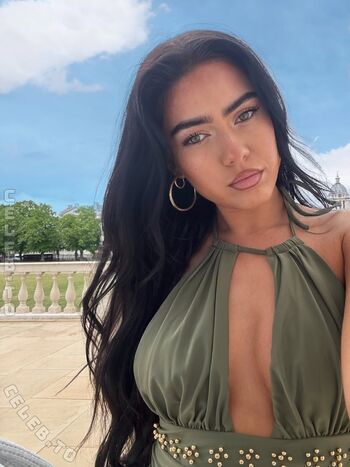 Full leaked Roxanarosuu private onlyfans photo