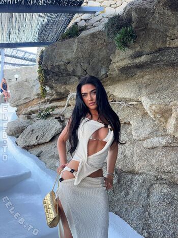 Full leaked Roxanarosuu private onlyfans photo